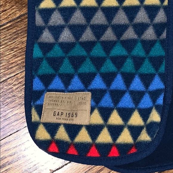 Gap Boys Reversible Fleece Scarf. Perfect! - Picture 2 of 5